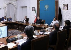 روزنامه جمهوری اسلامی : چرا تیم اقتصادی دولت برکنار نمی شوند و مدیران ناکارآمد کنار نمی روند؟