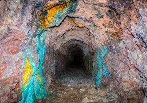 معاون صمت استان اردبیل: ثبت بین‌المللی معدن عقیق نمین پیگیری می‌شود