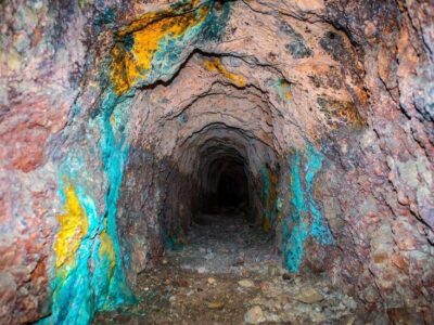 معاون صمت استان اردبیل: ثبت بین‌المللی معدن عقیق نمین پیگیری می‌شود