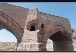 آسیب به پل تاریخی قیرمیزی کورپی اردبیل در اثر حفاری غیرمجاز اتفاق افتاده است